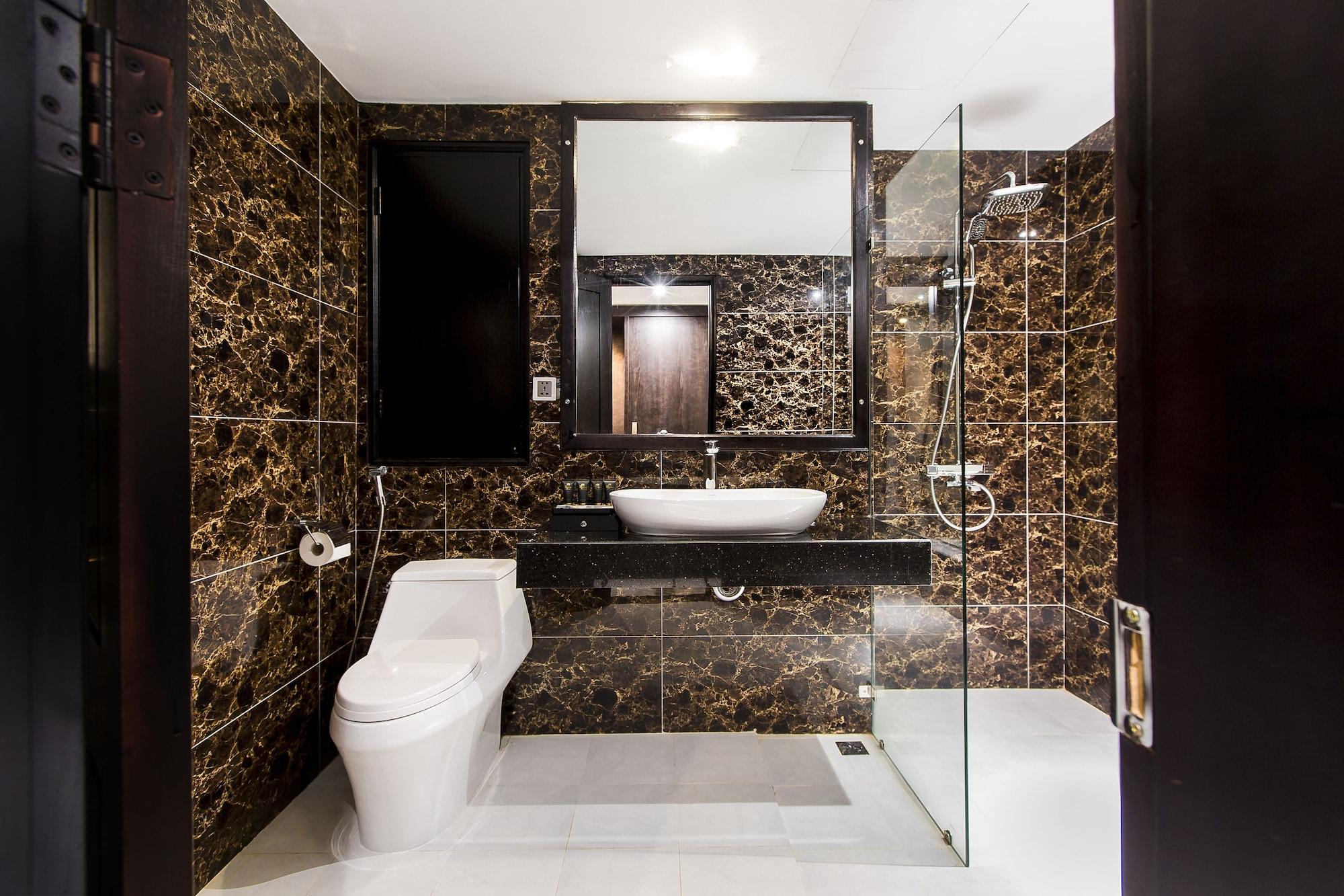 Royal Quang Binh Hotel Dong Hoi Bagian luar foto