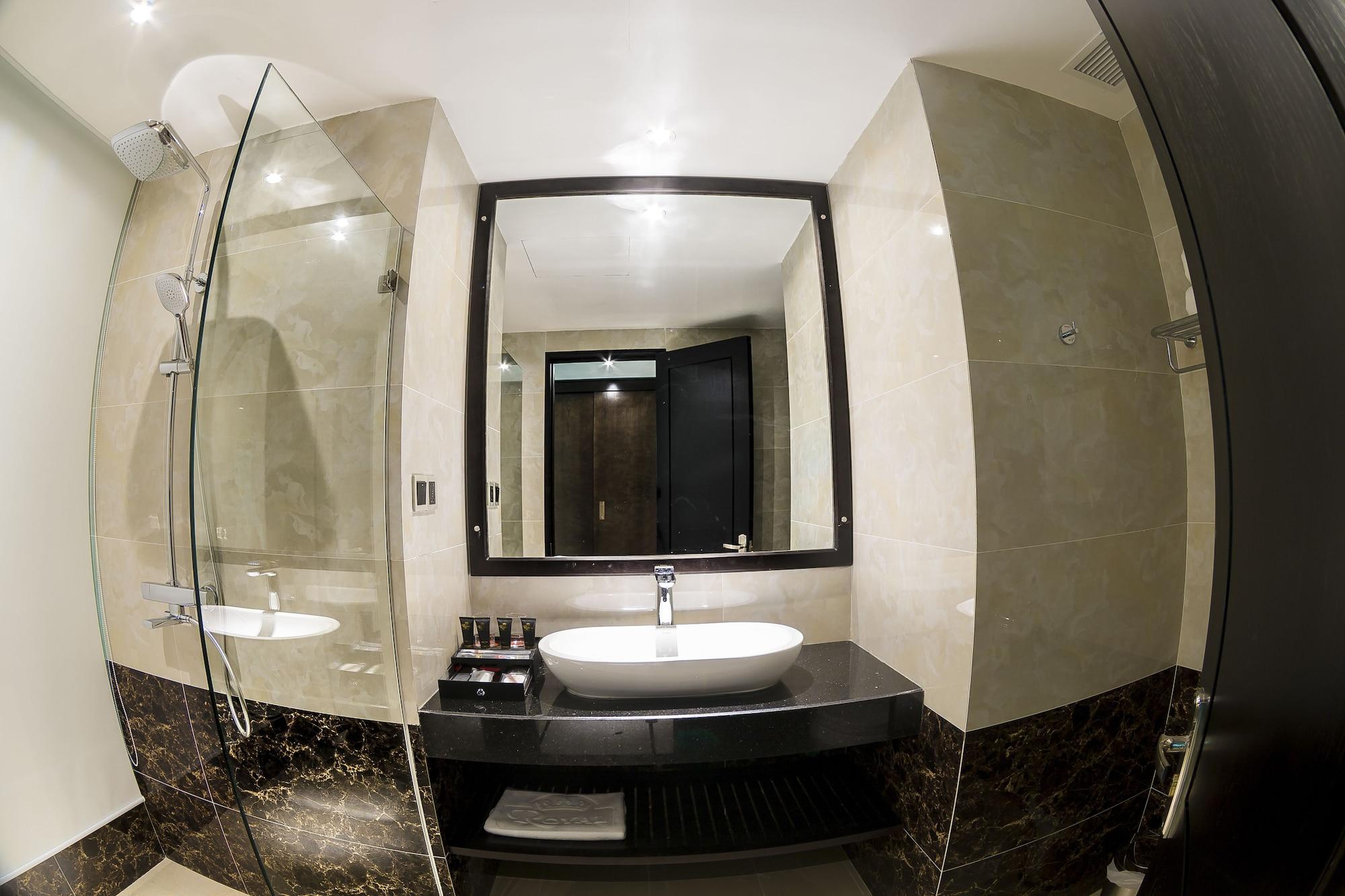 Royal Quang Binh Hotel Dong Hoi Bagian luar foto